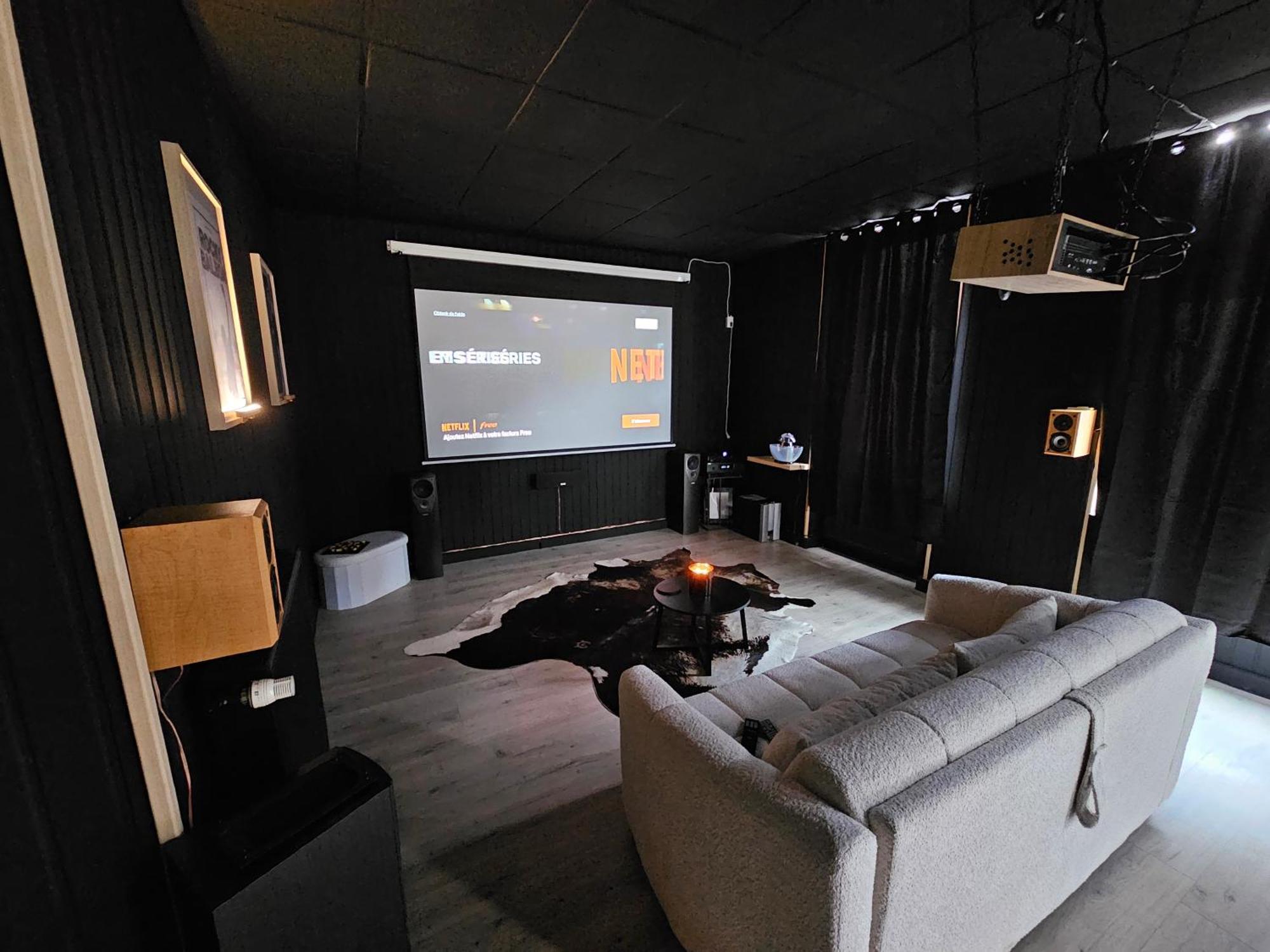Black Box Cinema Appartement Avec Balneo Épinal Exterior foto